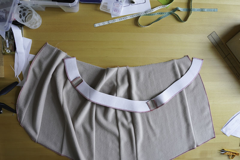 Jak ušít dámskou zavinovací pouzdrovou sukni - podrobný foto návod šití