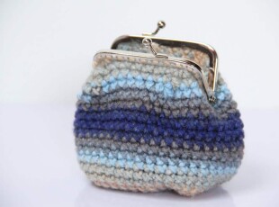 Háčkovaná peněženka