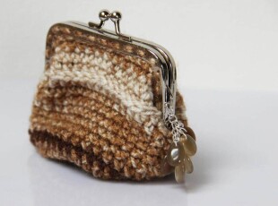 Háčkovaná pěněženka / mincovka na prodej