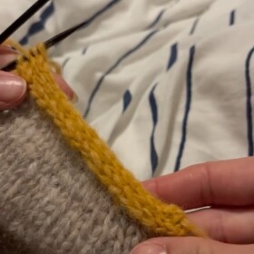 Dutinkový pletený lem - návod na začátek. Ptali jste se, jak vlastně začít, tak jsem pro vás natočila návod. Užívejte! 🧶

knitting • i-cord • hem • pletení