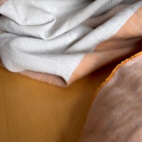 Ach ten len! A konečně se mi povedlo sehnat pořádné pruhy! Na tohle se těším moc ✂️♥️

#prosikulkycz #sitijakozivotnistyl #sijemeslaskou #linen