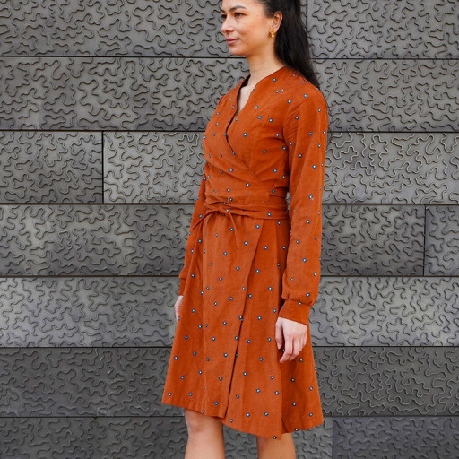 Střih - dámské zavinovací šaty FLOW (velikosti 32–60)