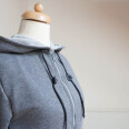 Střih - dámská mikina s kapucí na zip (+ návod na šití zdarma)