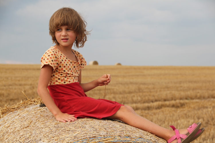 Střih na jednoduché dětské šaty