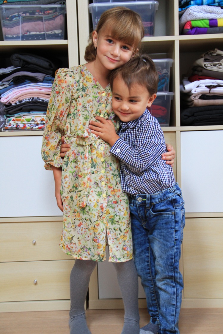 Střih na dětské šifonové šaty + detailní foto návod jak ušít šaty krok za krokem