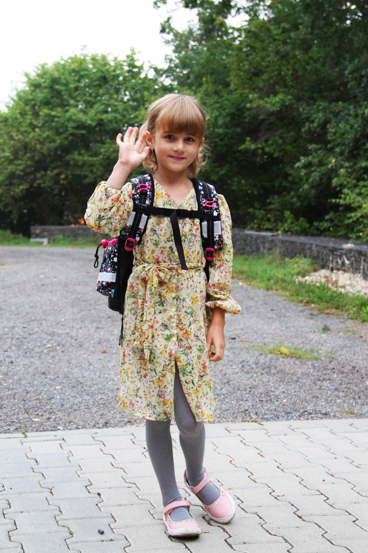 Střih na dětské šifonové šaty + detailní foto návod jak ušít šaty krok za krokem