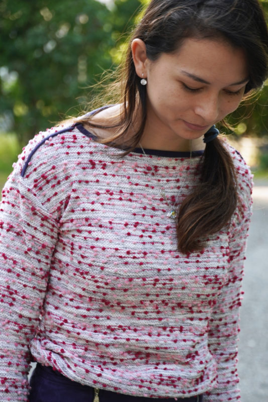 Střih na dámskou tričko - mikinu + detailní foto návod jak ušít mikinu zdarma