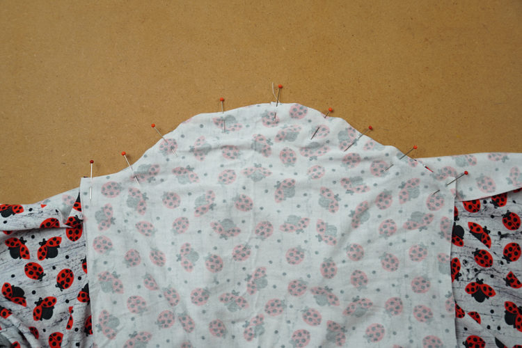 Střih na dětské šaty s dlouhým rukávem, kapsami a sukni se sklady+ návod jak ušít sukni krok za krokem