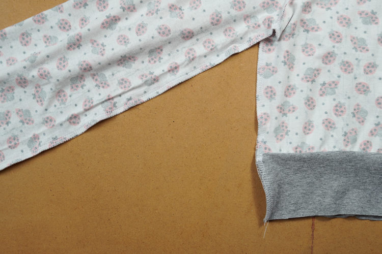 Střih na dětské šaty s dlouhým rukávem, kapsami a sukni se sklady+ návod jak ušít sukni krok za krokem