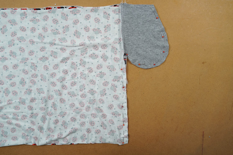 Střih na dětské šaty s dlouhým rukávem, kapsami a sukni se sklady+ návod jak ušít sukni krok za krokem