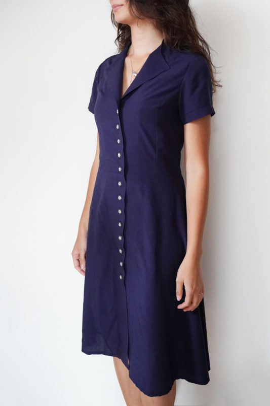 Střih na jednoduché dámské retro "košilové" šaty + návod na šití zdarma