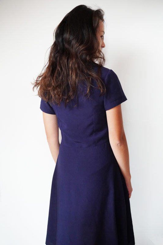 Střih na jednoduché dámské retro "košilové" šaty + návod na šití zdarma