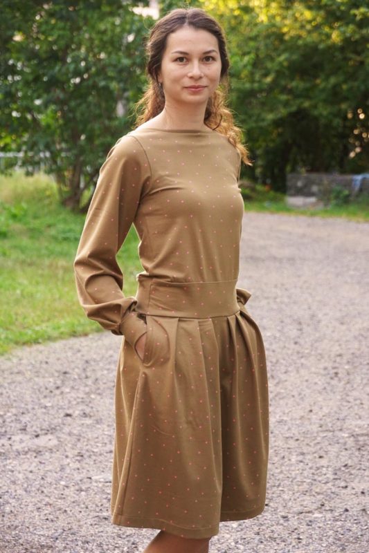 Střih na dámské šaty (+ návod na šití)