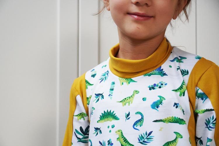 Střih - jednoduché dětské mikino šaty