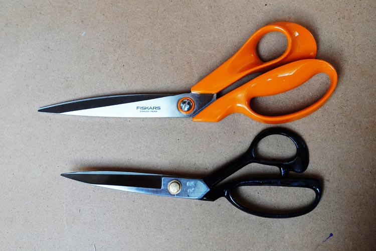 How to choose tailor's scissors & cutting tools 