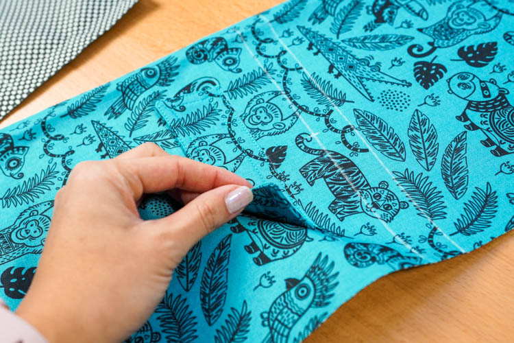 Jak ušít dětskou softshellovou bundu, parku (návod + střih)