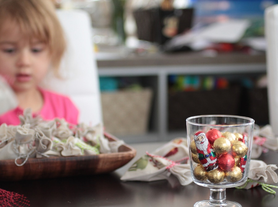 Adventní kalendář s autorskými nažehlovačkami od Amélky