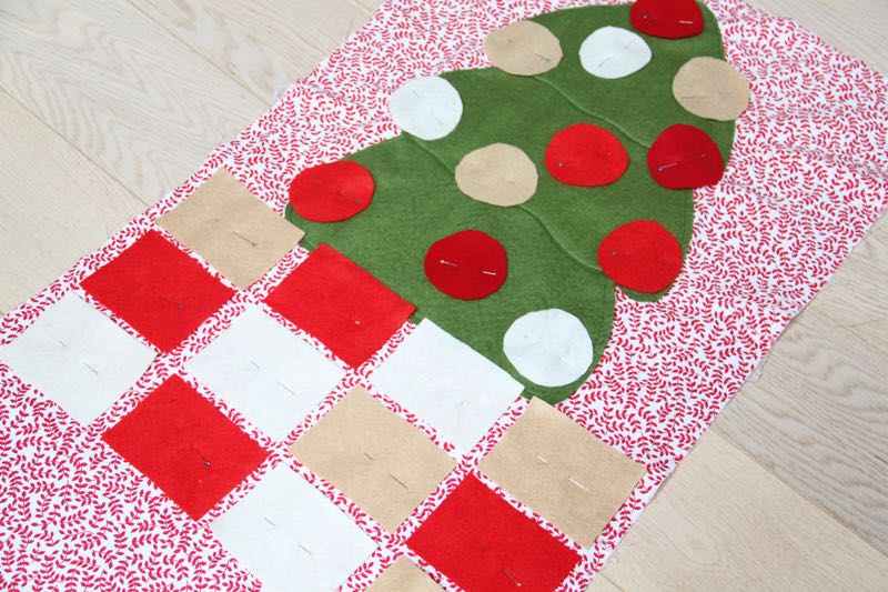 Jak vyrobit jednoduchý adventní kalendář z filcu