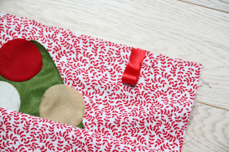 Jak vyrobit jednoduchý adventní kalendář z filcu