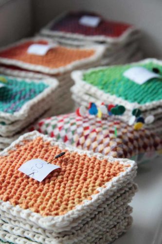 Projekt leden / únor 2017 - ručně pletená deka ve stylu patchwork