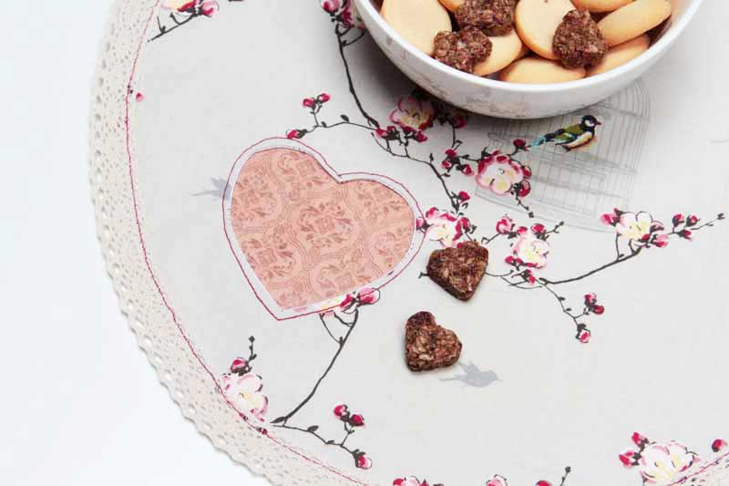 Video návod jak ušít prostírání s obrácenou aplikací