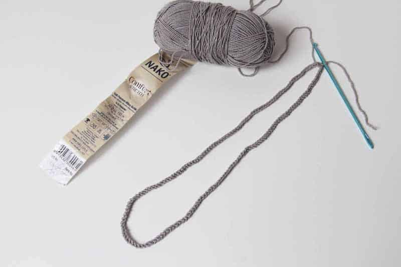 Návod jak ušít dětské šaty s háčkovaným raglánovým sedlem